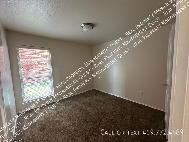 Foto del edificio - 2816 Blue Heron Dr