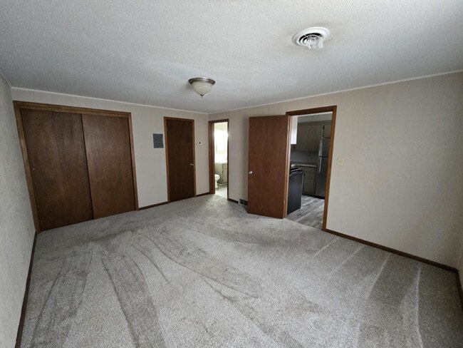 Dormitorio grande - 302 N Cedar Ave