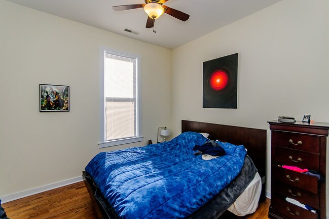 Foto del edificio - 1711 N Winchester Ave