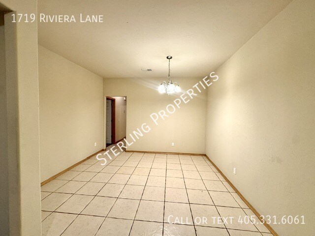 Foto del edificio - 1719 Riviera Ln
