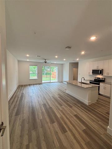 Building Photo - 1544 Creekside Dr