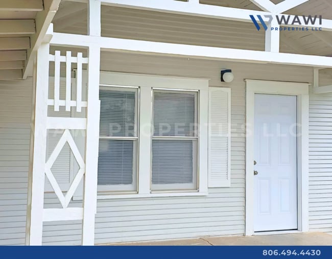 Building Photo - 908 Galveston
