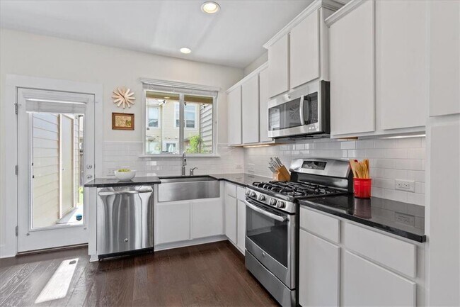 Foto del edificio - 7405 Wolverine St