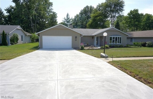 Building Photo - 22309 Rock Creek Cir