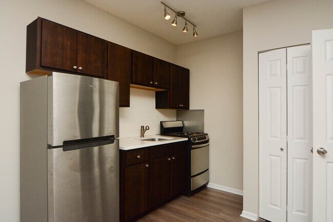 Foto del edificio - 1627 N Humboldt Blvd