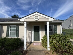 Building Photo - 217 Tamarack Dr