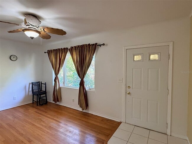 Foto del edificio - 1400 Alhambra Way S