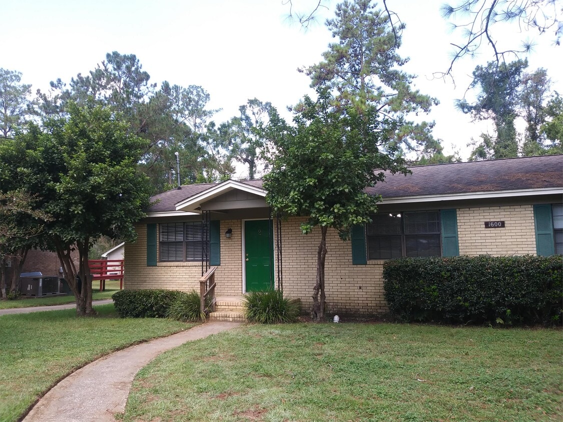 Primary Photo - 1600 Carolwood Ct