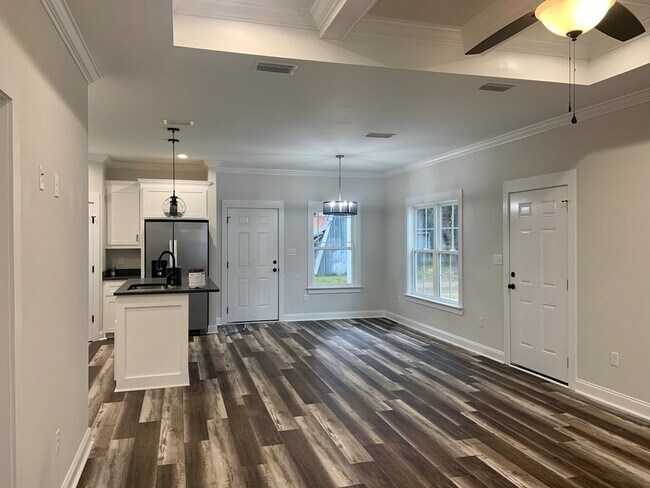 Building Photo - 202 Jamestowne Way