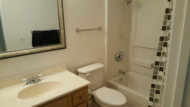 Building Photo - 3520 Lebon Dr