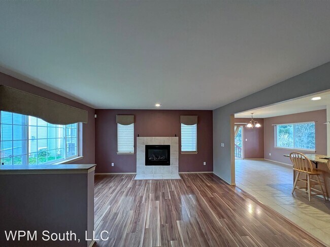 Foto del edificio - 4 br, 3.5 bath House - 846 South Mullen St...