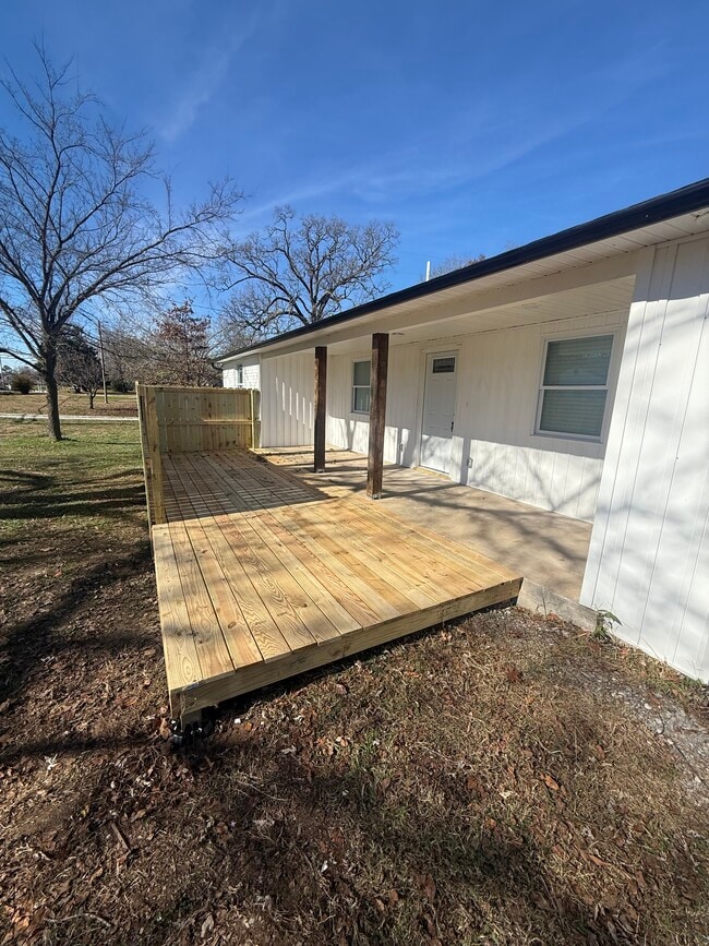 Building Photo - 5090 E Huntsville Rd