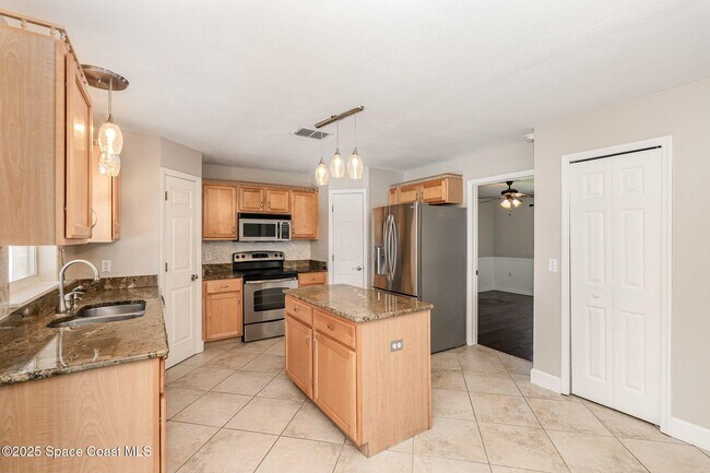 Building Photo - 5277 Mansford Pl