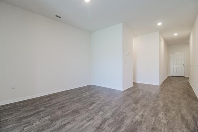 Foto del edificio - 3022 Neverland Dr