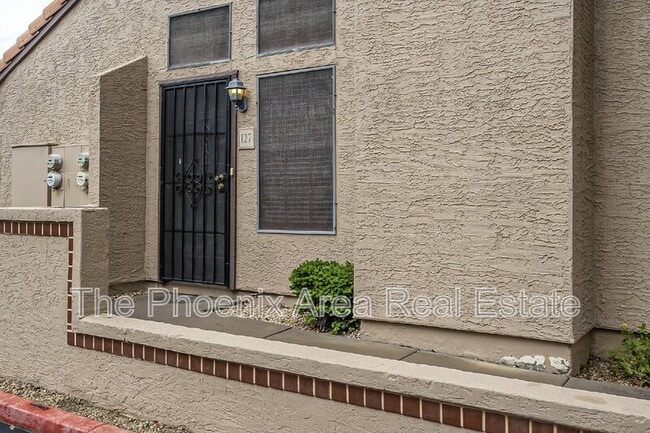 Building Photo - 3491 N Arizona Ave