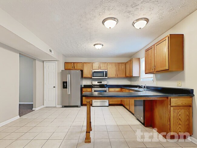 Building Photo - 614 Eastpointe Dr