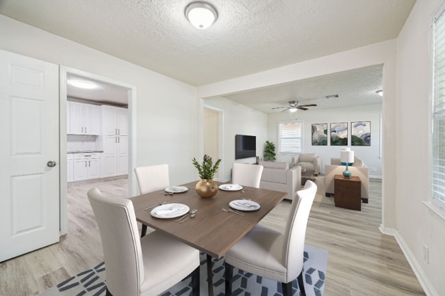 Photo - 2511 Evergreen Dr House