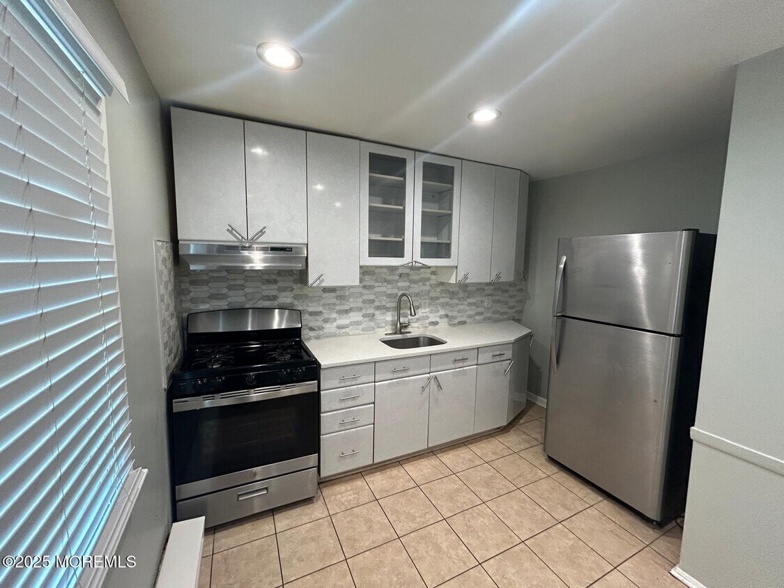 Foto principal - 364 Westwood Ave