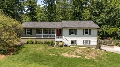 Building Photo - 2795 Bentwood Dr