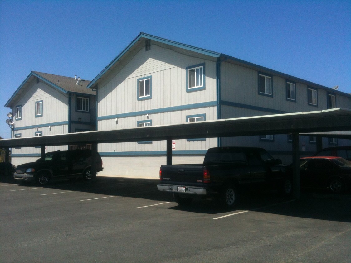 Building Photo - Tembladera Apartments