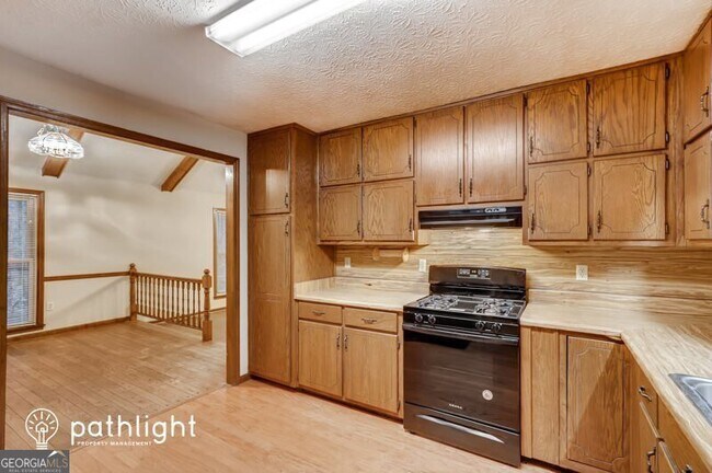Building Photo - 130 Windhaven Ct