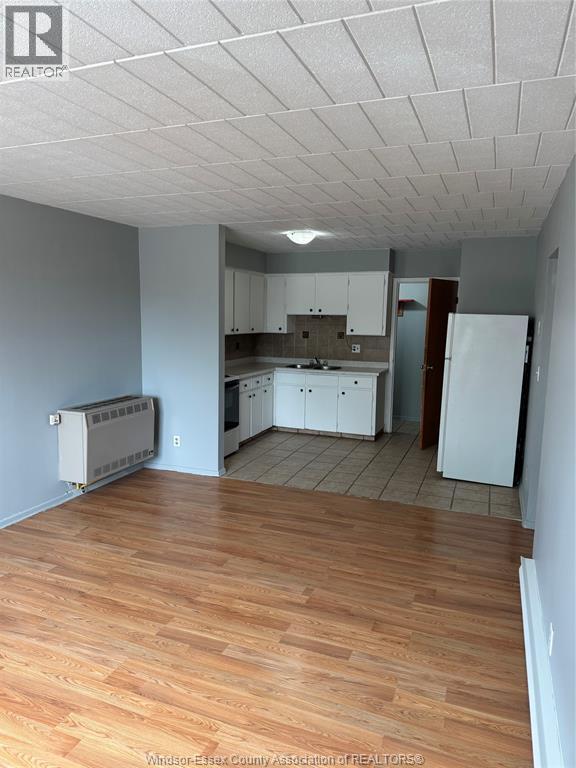 Building Photo - 536 Aylmer Ave