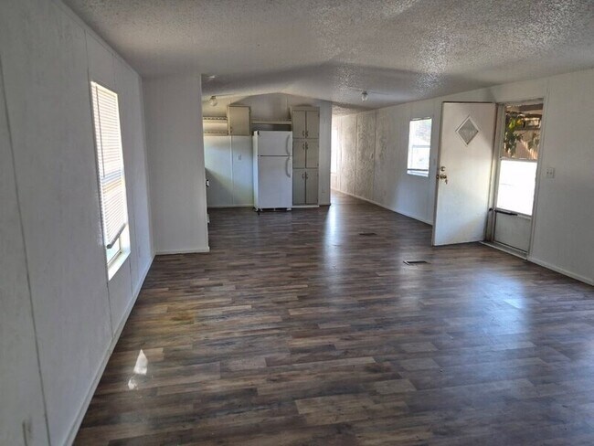 Foto del edificio - 507 1/2 Tidal St