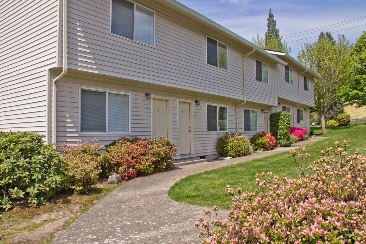 Primary Photo - 2 Bedroom Townhouse