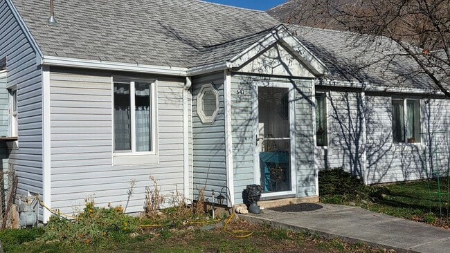 Photo - 547 E 100 N House