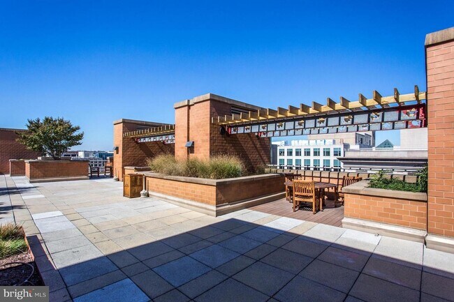 Foto del edificio - 616 E St NW