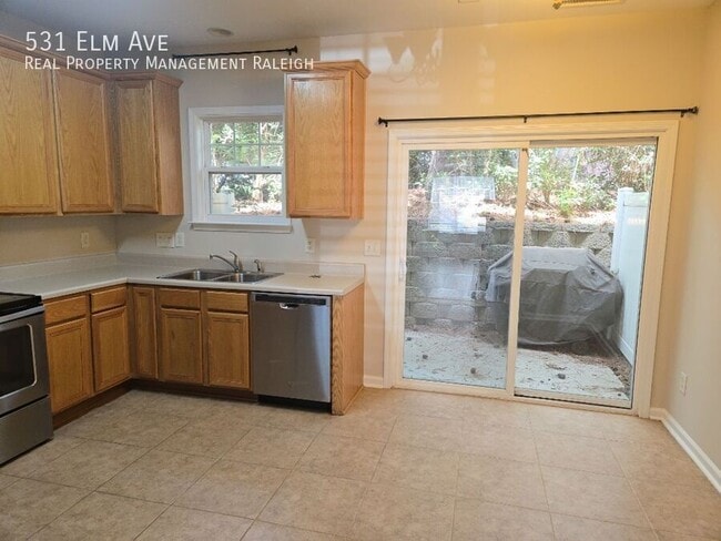 Building Photo - 531 Elm Ave