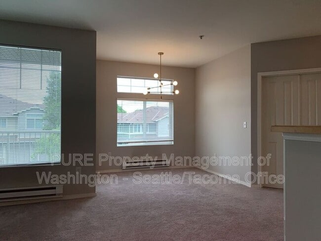 Building Photo - 6127 Hazel Loop SE