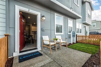 Building Photo - 13157 175th Ave E