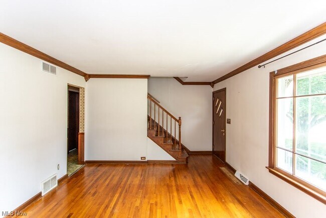 Building Photo - 1489 Beechwood St NE