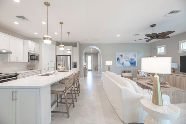 Foto del edificio - 13871 Miranese St