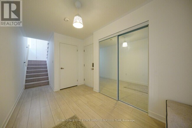 Photo du bâtiment - 3165 Lotus Cmn