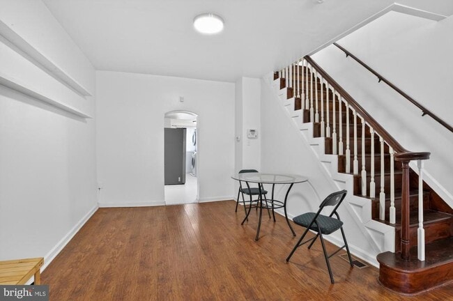 Building Photo - 1551 S Chadwick St