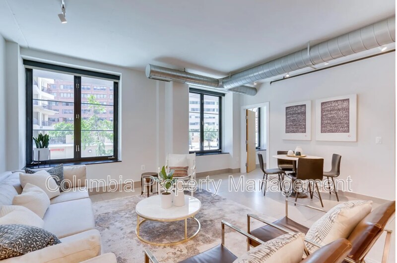 Photo - 1133 14th St NW