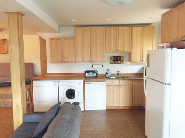 Kitchen - 1526 14th Ave S