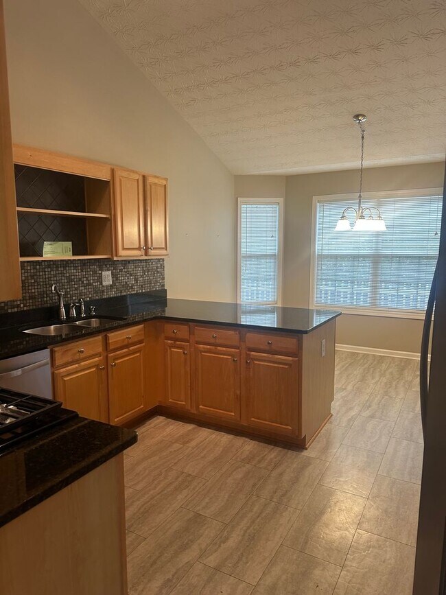 Foto del edificio - 4 Bedroom home in Gainesville!