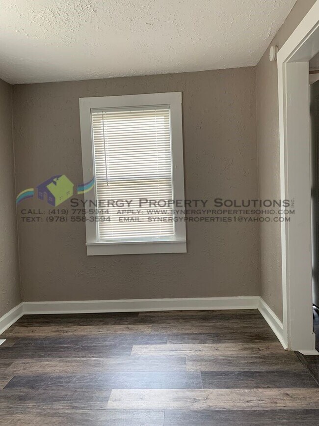 Building Photo - AVAILABLE NOW! Madison Schools!