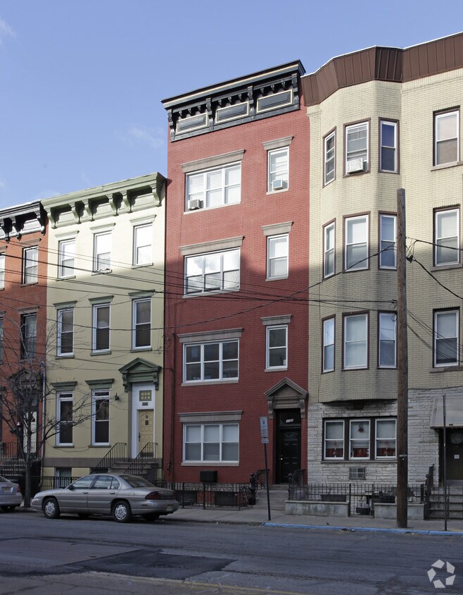 Building Photo - 1128 Willow Ave