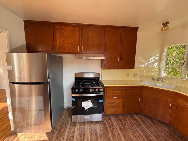 Building Photo - 4616 Kingswell Ave