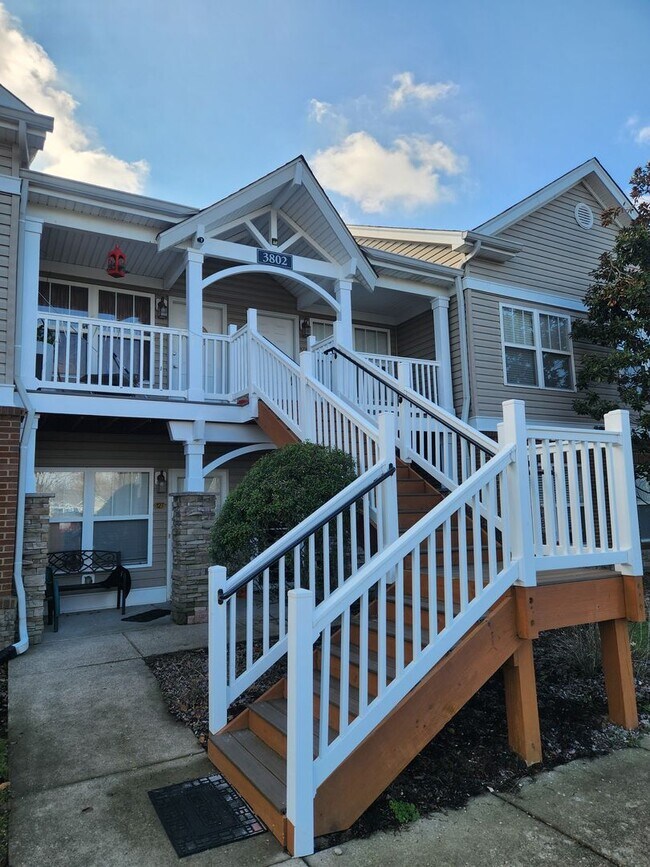 Building Photo - 3802 Falcon Crest Dr
