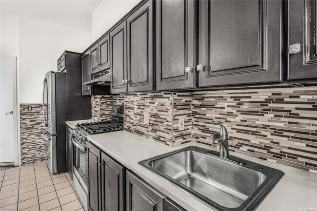 Building Photo - 240 Nassau Ave