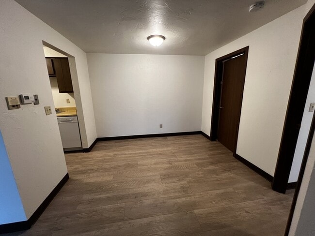 Building Photo - 2760 Humboldt Rd
