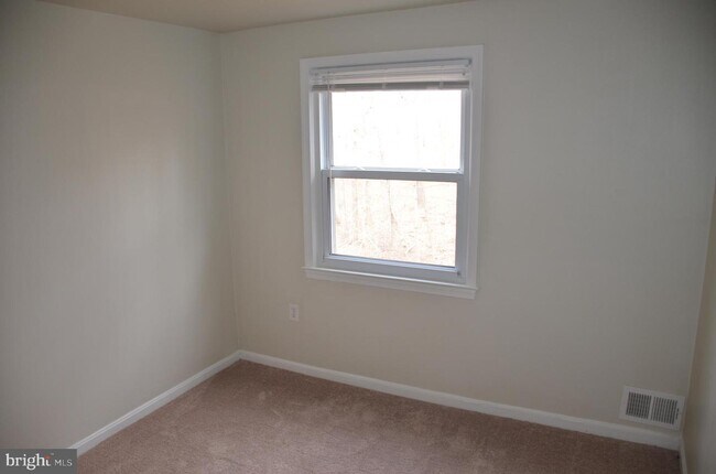 Building Photo - 1379 Potomac Heights Dr