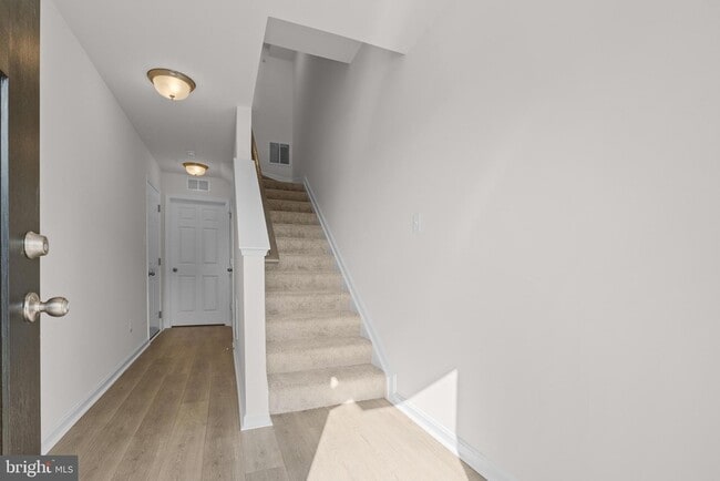 Building Photo - 377 Tumblers Wy