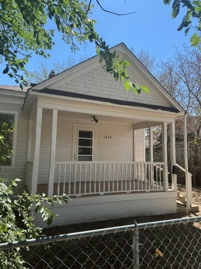 Building Photo - 1110 8th St