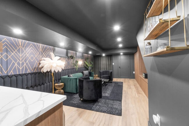 Building Photo - 972 Danforth Ave